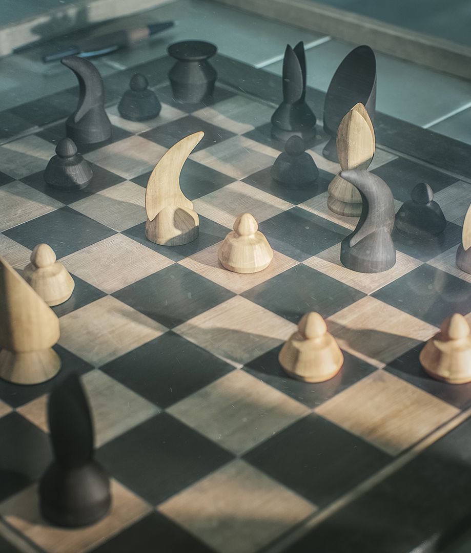 Rendering 3d per il design con Corona Renderer e 3ds Max | The Immortal game - London, 21 June 1851; Set scacchi progettato da Max Ernst, 1944 | Corsi di formazione Corona Renderer ufficiali | TIC Visual Art